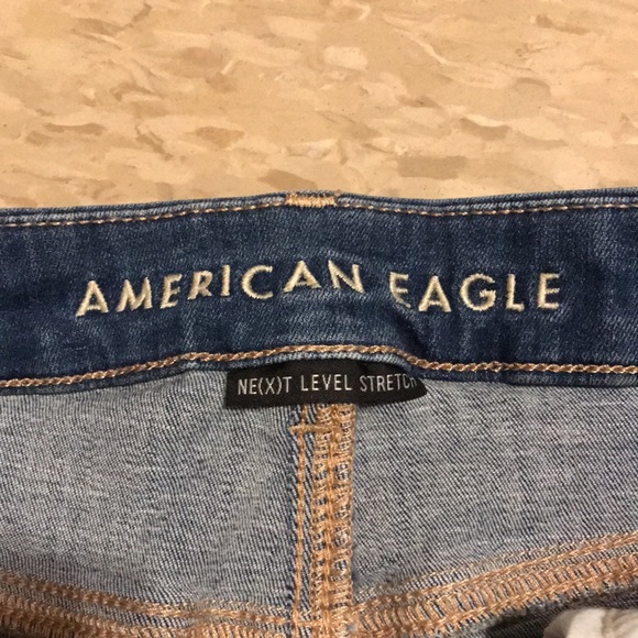 American Eagle Outfitters Ne(x)t Level Curvy Hi-Rise Denim Shortie in Blue sz 6 - Picture 3 of 14